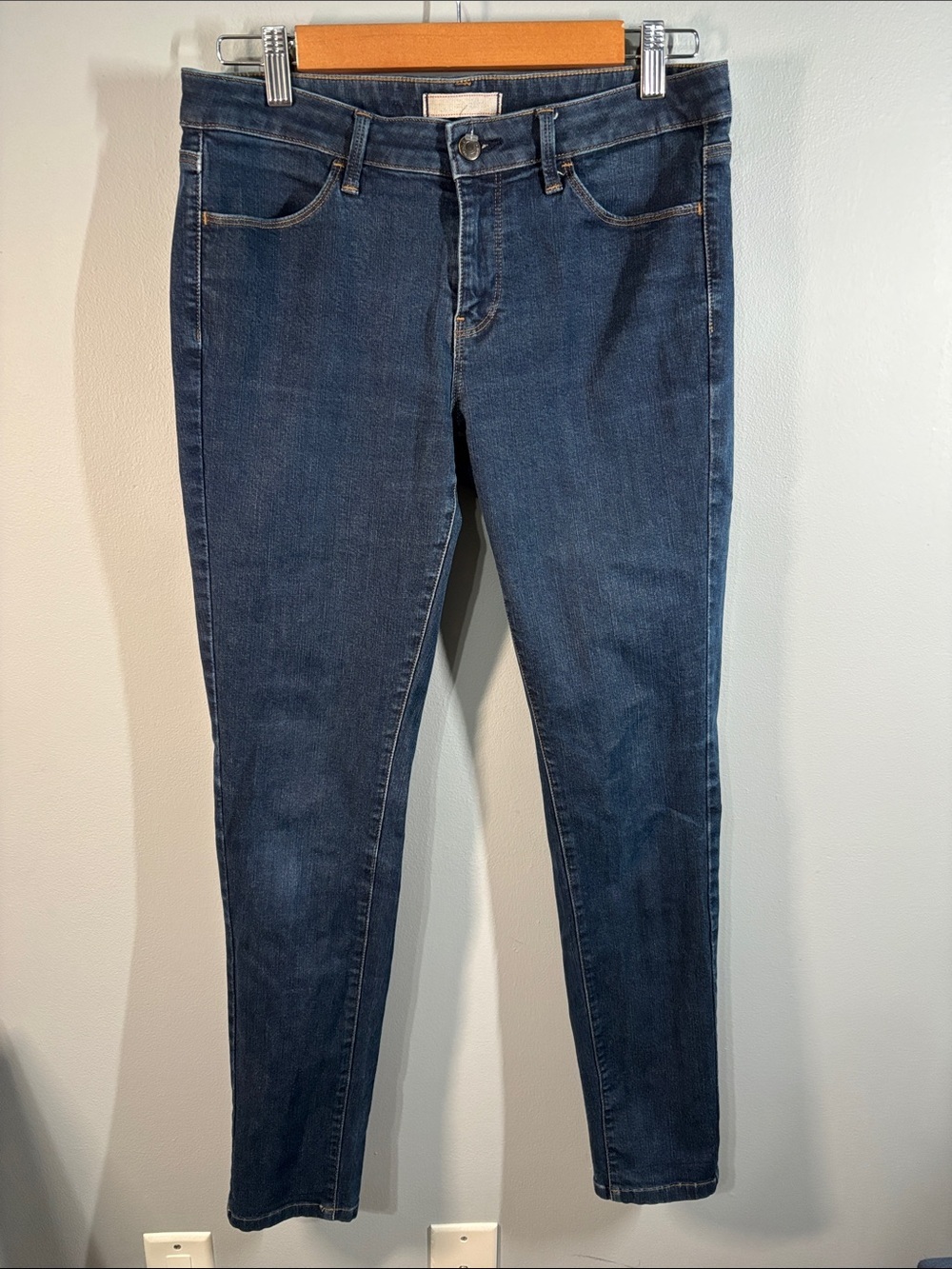 Uniqlo jeans women’s size 28 size 6
Blue leggings